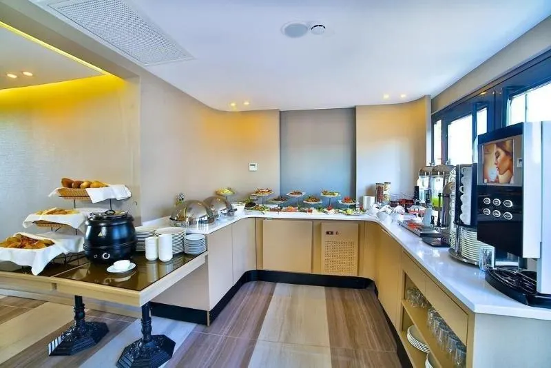 BEETHOVEN HOTEL & SUITE - Image 1