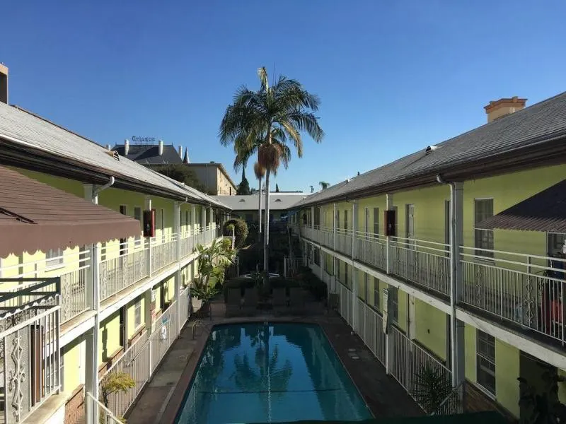 Coral Sands Motel - Image 1