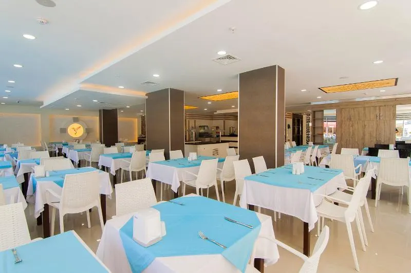Kolibri Resort Hotel - Image 1