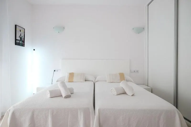 S'Alamera Suites Hotel & Apartments - Image 1