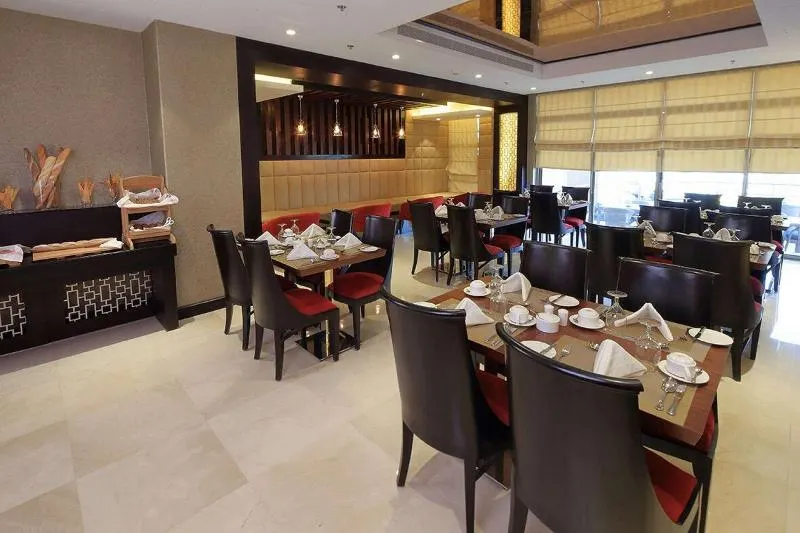 Best Western Plus Fursan Hotel - Image 1