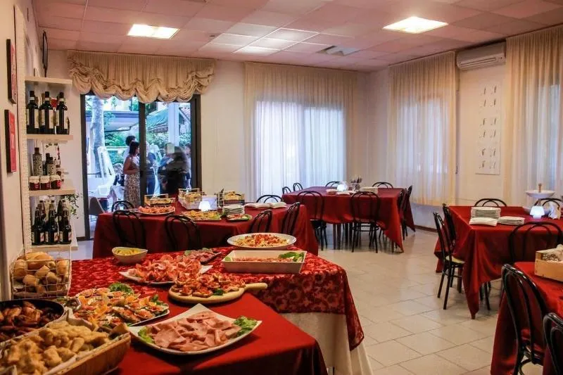 Altro Hotel - Image 1