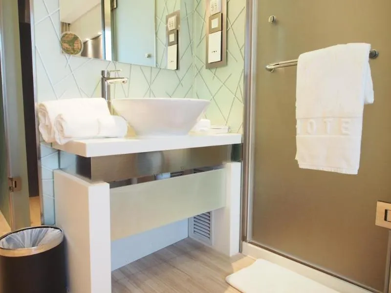 M1 Mong Kok Hotel - Image 1