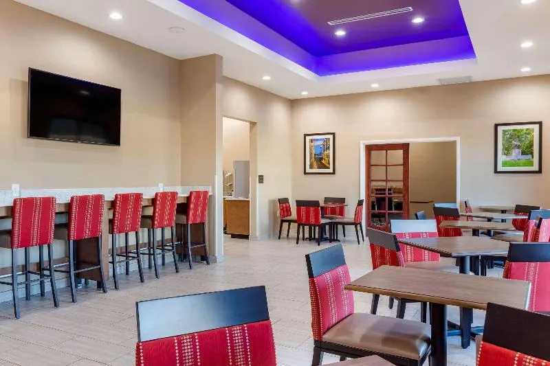 Comfort Suites Greensboro-High Point - Image 1