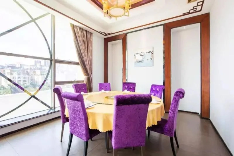 Zhongdao Hotel (Guangzhou Shacun Metro Station) - Image 1
