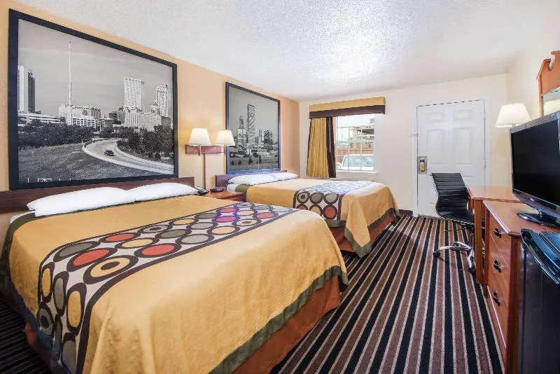 Super 8 by Wyndham Tulsa/Arpt/St Fairgrounds - Image 1