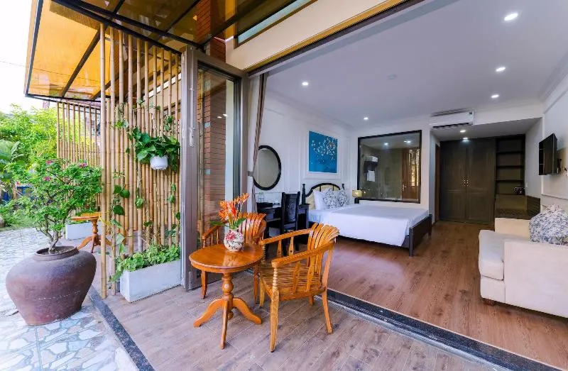Silk And Sea Villa - Image 1