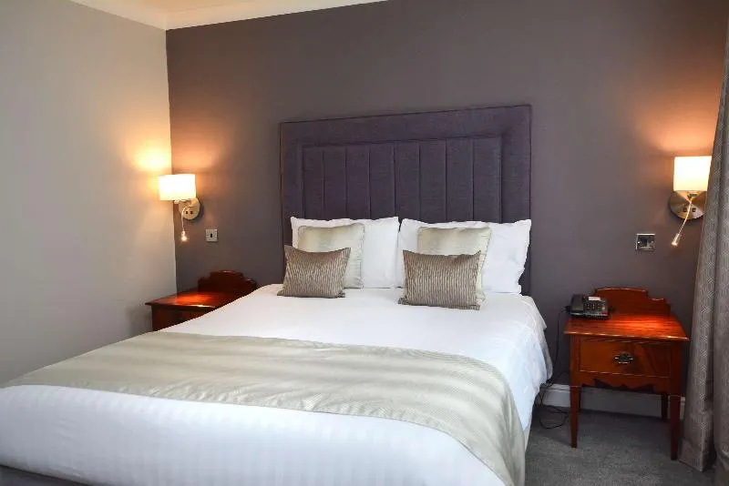 Best Western Crown - Image 1