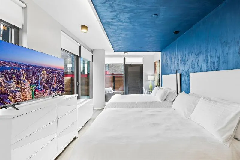 Global Luxury Suites at The Arches - Image 1