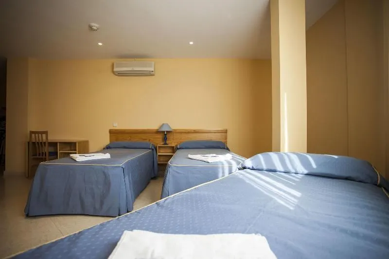 Hotel El Álamo - Image 1