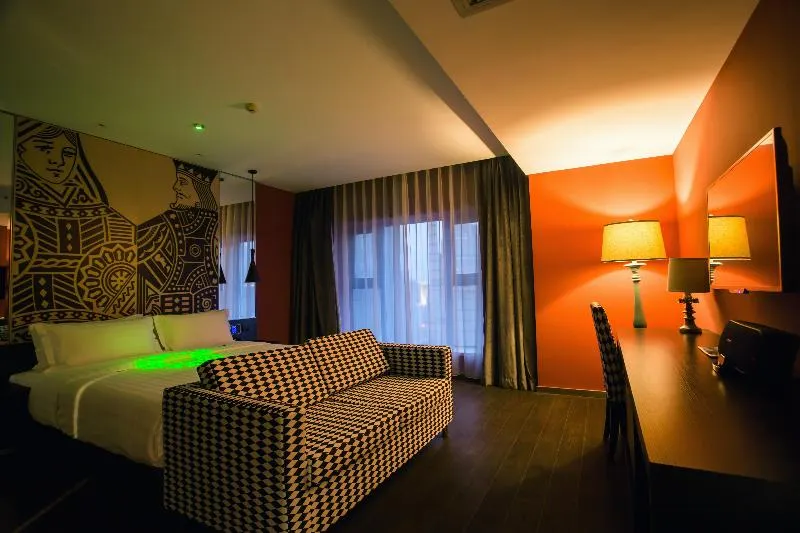 Orange Hotel (Xi'an Keji Road Metro Station Store) - Image 1