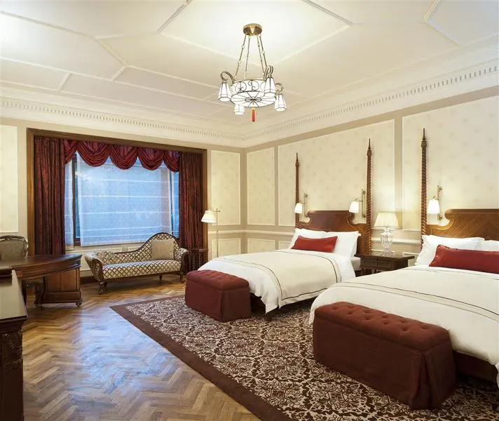 Tianjin Astor Hotel - Image 1