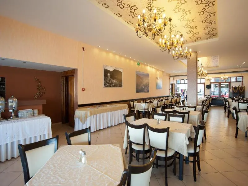 Hotel Lefas - Image 1