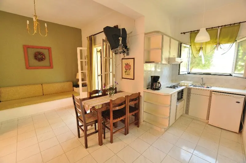 Elena Apartments - Image 1