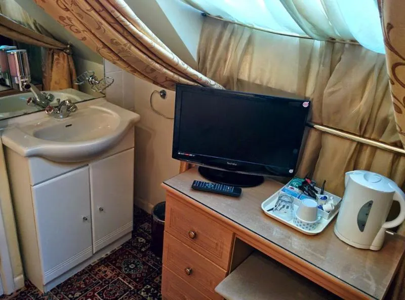 Acorn Guest House - Image 1