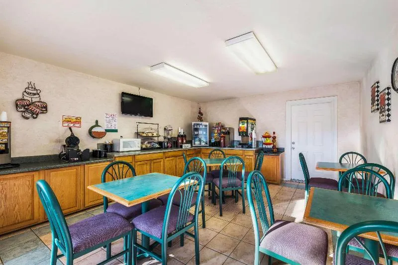 Rodeway Inn Decatur - Image 1