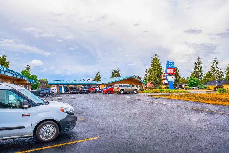 Royal Gateway Motel By OYO - Image 1