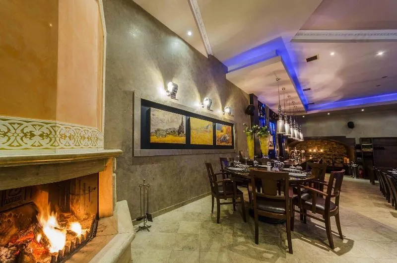 Chateau Rond Boutique Hotel & Spa - Image 1