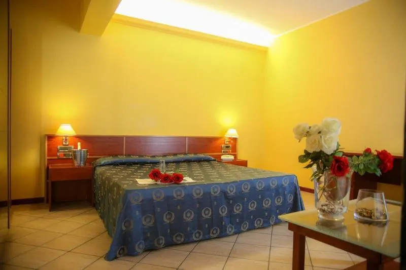 Assinos Palace Hotel - Image 1