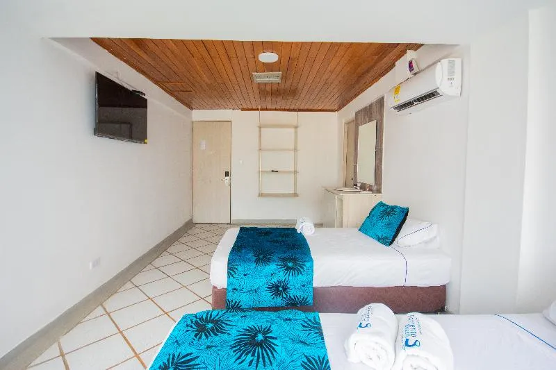 Hotel Sorrento Beach - Image 1