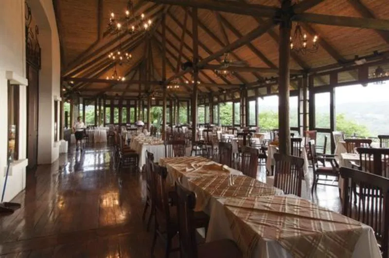 Villas Sol Hotel & Beach Resort - Image 1