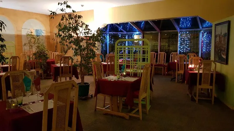 Hôtel Kyriad Carentan - Image 1