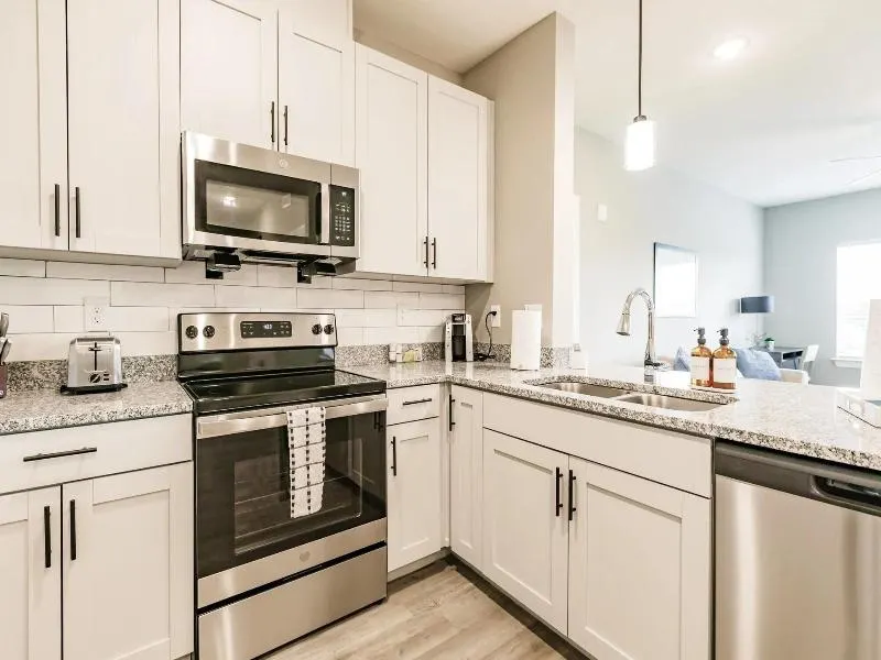 Landing Apartments Near North Fort Myers - Image 1