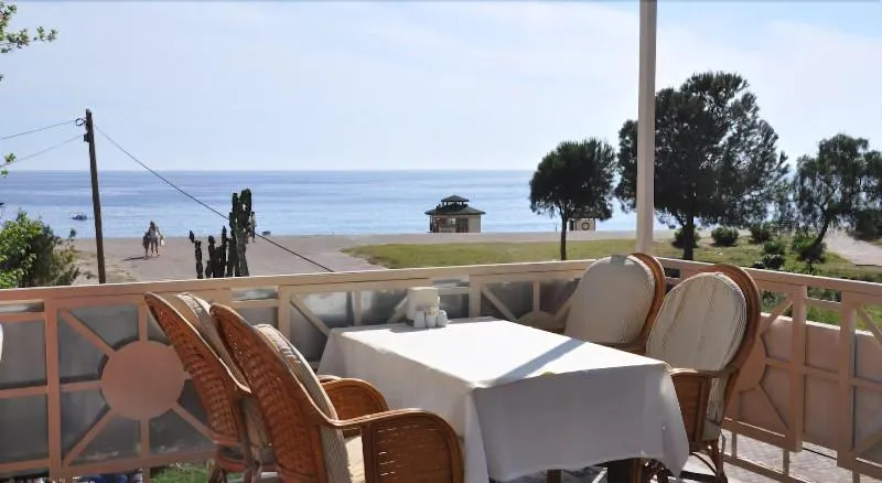 Seyir Beach Hotel - Image 1