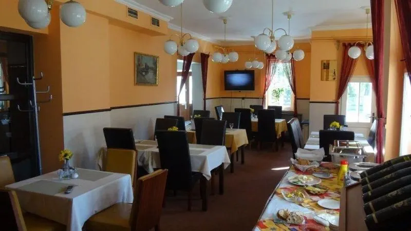 Hotel Bellevue - Image 1