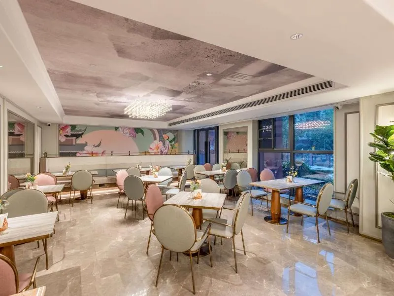 Mercure Chengdu Shuangliu International Airport - Image 1