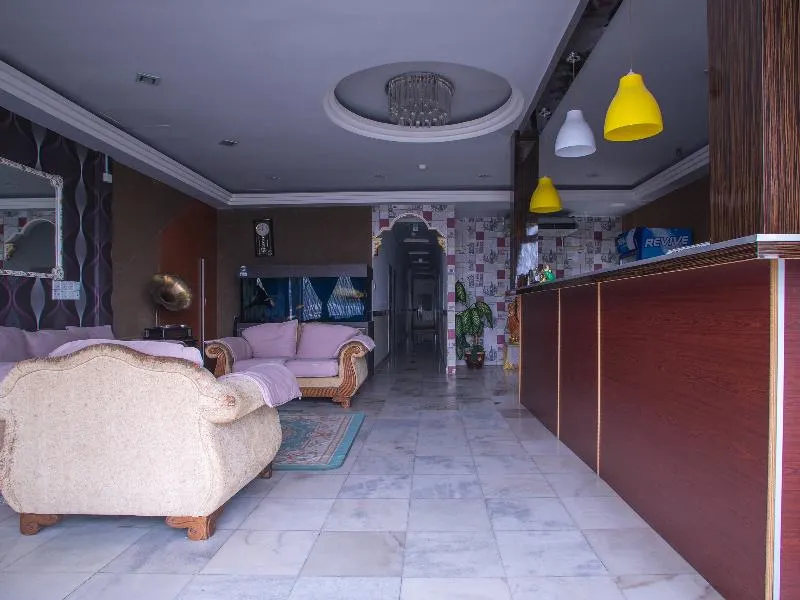Royals Star Hotel - Image 1
