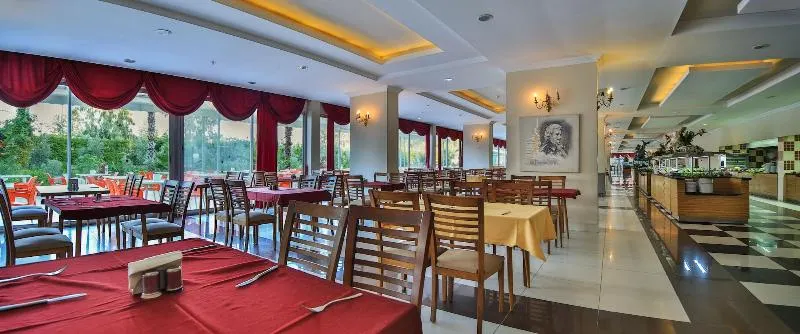 Hedef Beach Resort & Spa - Image 1