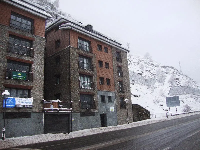 Apartamentos Canillo Les Moles 3000 - Image 1