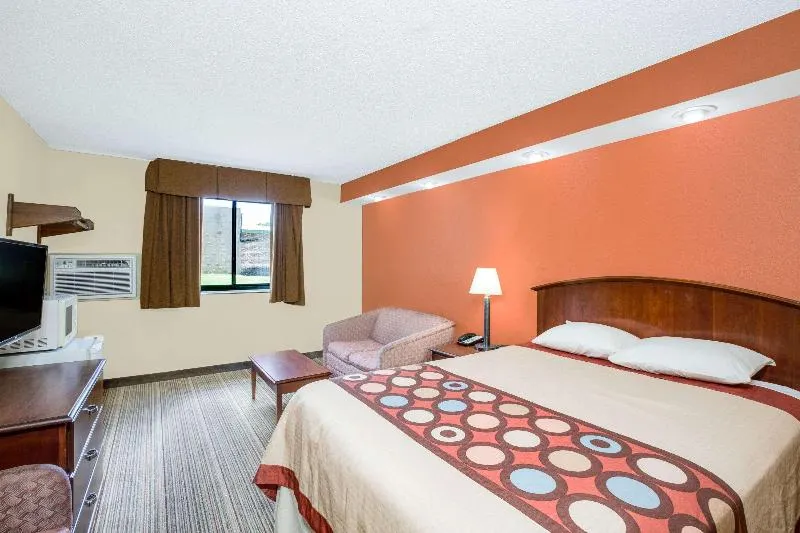 Coastal Inn & Suites - Wilmington - Image 1