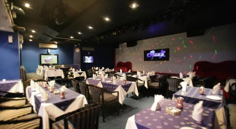 J5 Hotels Bur Dubai - Image 1