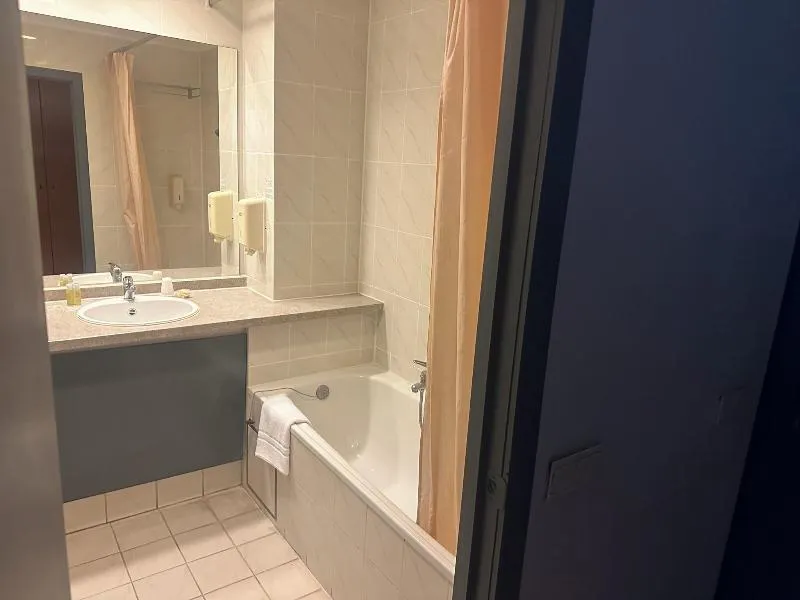 Hotel Galaxy - Image 1