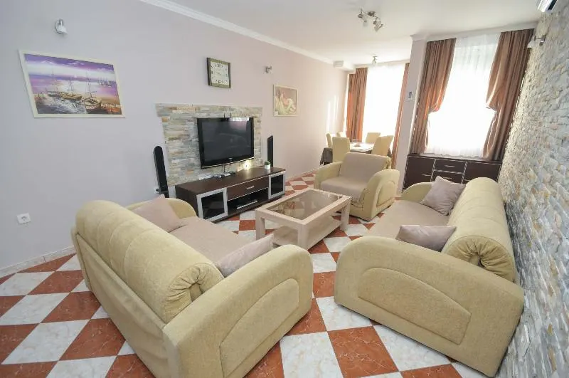 D&D Apartments Budva 1 - Image 1