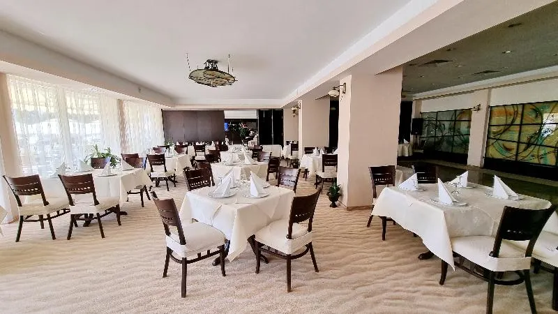 Hotel Condor - Image 1