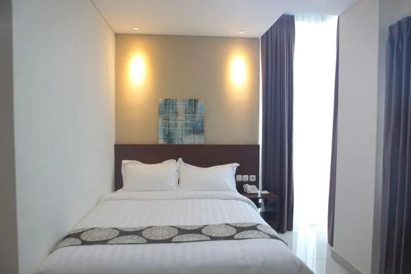 Miko Hotel Makassar - Image 1
