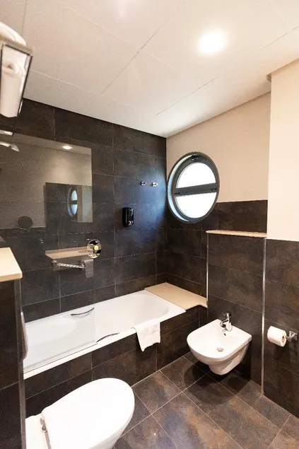 Hotel Marítimo Ris con garaje - Image 1