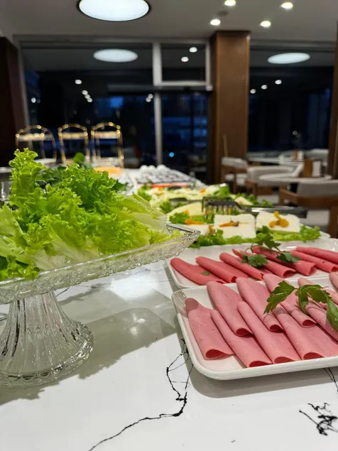 Istanblu Hotel Atasehir - Image 1