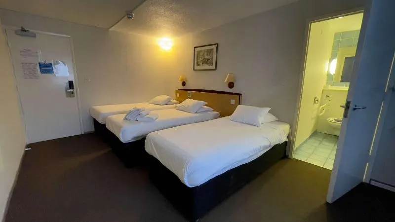 Travelodge Liverpool Central Queens Dock and Arena - Image 1