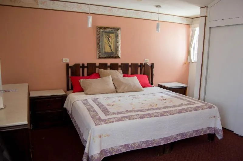 Paqui Bed & Breakfast - Image 1