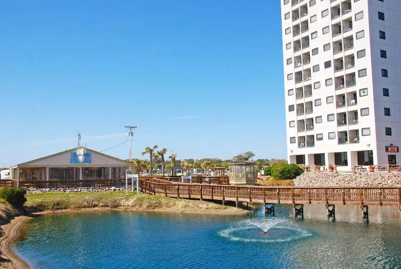 Myrtle Beach Resort A-329 with Resort-Style Amenities - Image 1