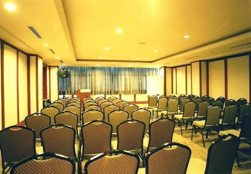 Goldcourse Hotel - Image 1