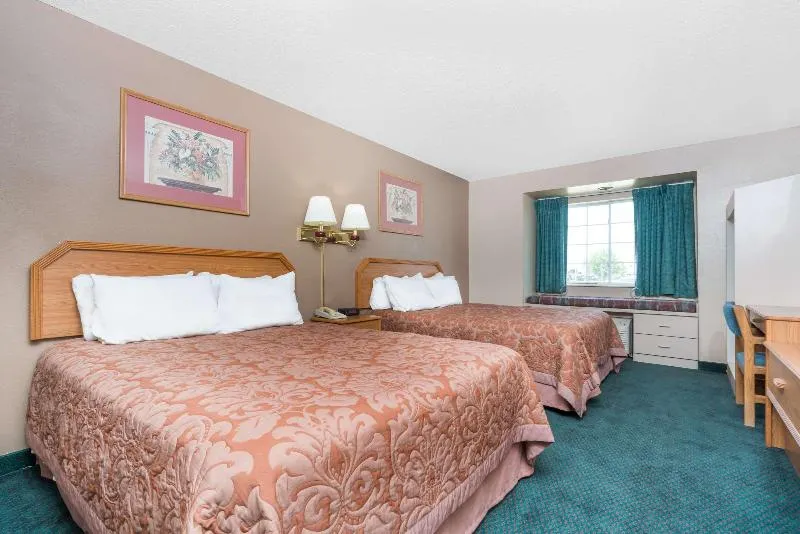 Fargo Airport Inn - Image 1