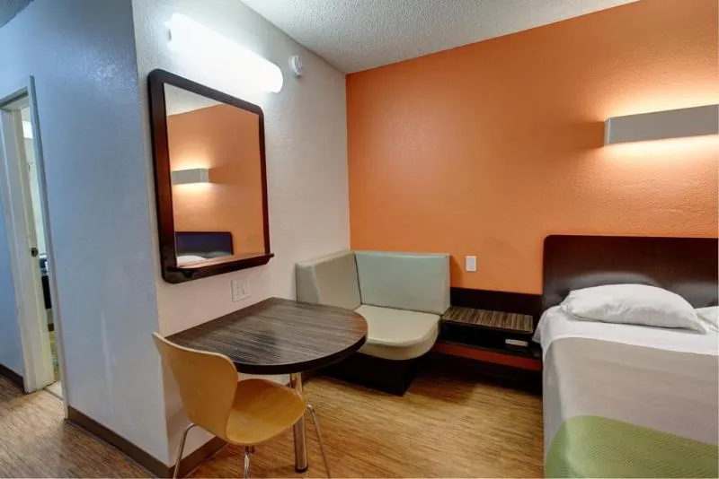 Motel 6 Houston-Hobby - Image 1