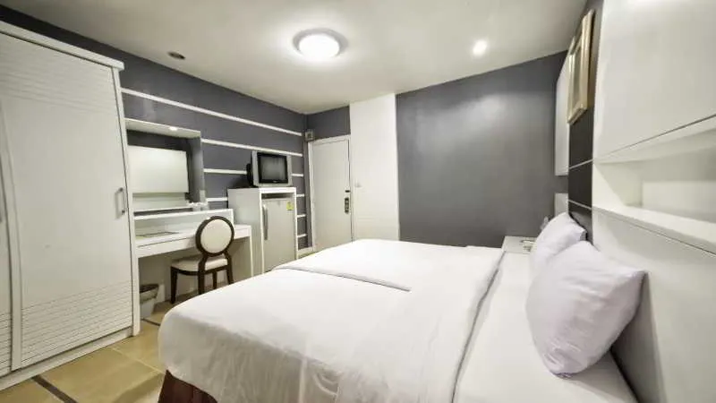 Fairtex Express Hotel - Image 1