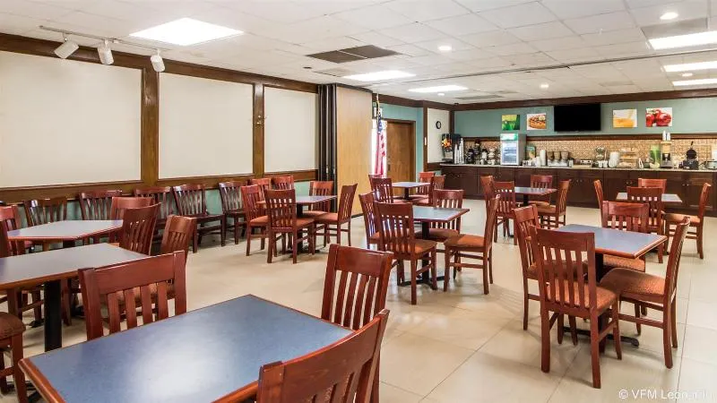 Quality Hotel Ponca City - Image 1