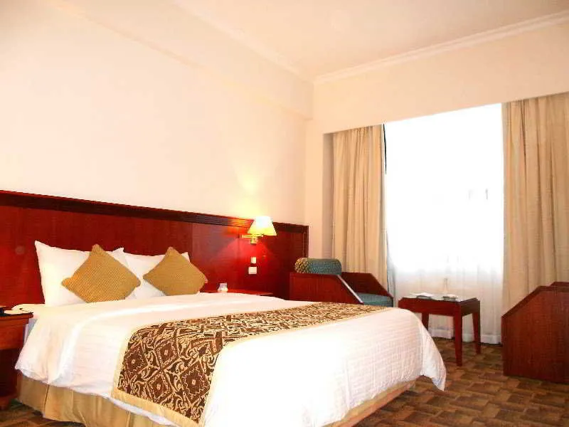 Nam Cuong Hai Phong Hotel - Image 1